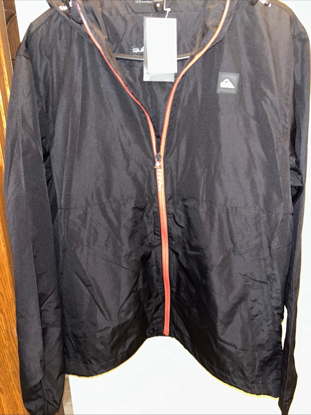 Quiksilver Men’s Medium Black Hooded Windbreaker Rain Jacket NWT Surf